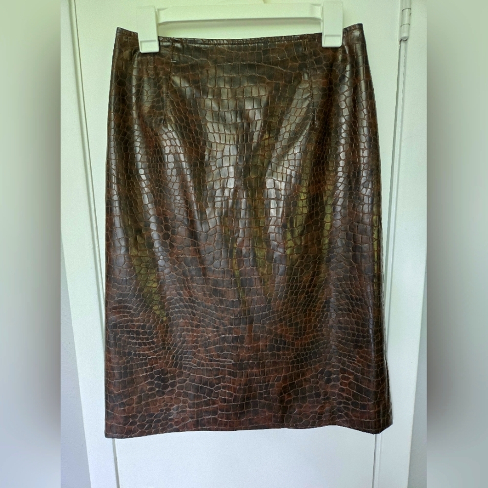 Neiman Marcus Vintage Brown Pencil Skirt Knee-Length Faux Leather Croc